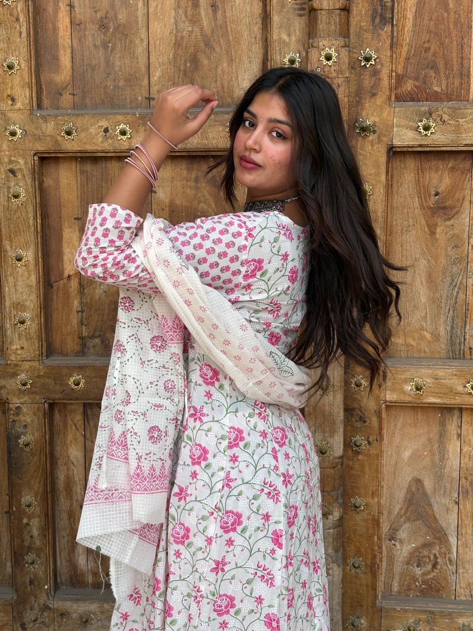 Sarveen ethnic floral outfit